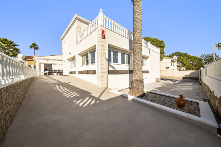 Image No.36-6 Bed Villa for sale