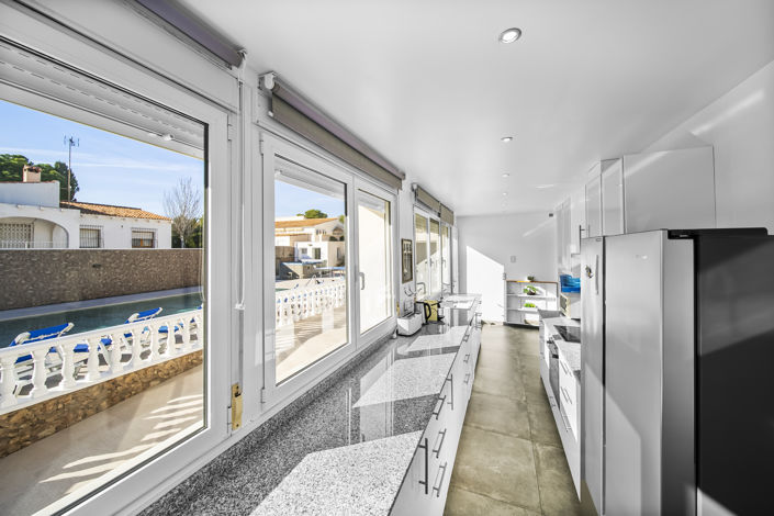 Image No.8-6 Bed Villa for sale