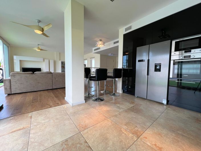 Image No.10-6 Bed Villa for sale