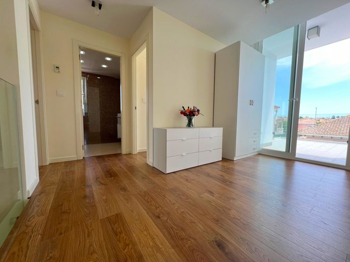 Image No.14-6 Bed Villa for sale