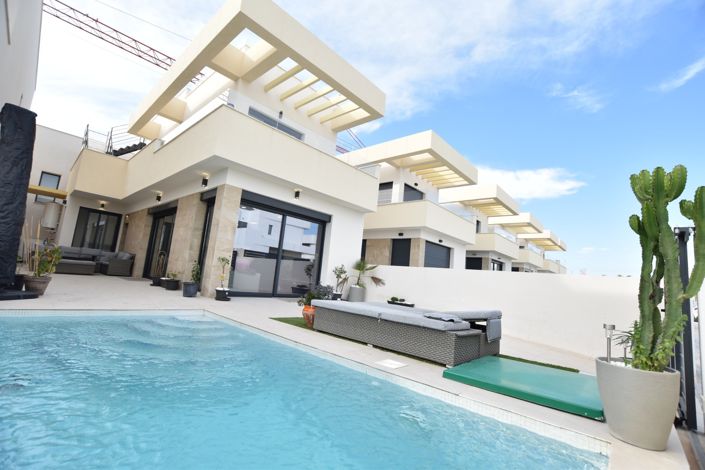 Image No.39-3 Bed Villa for sale