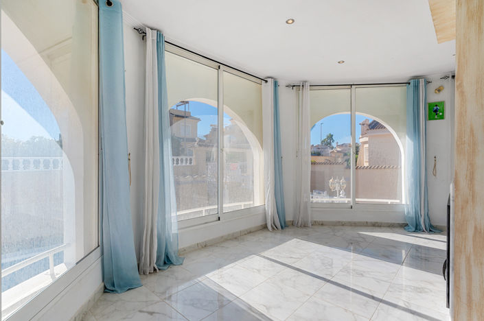 Image No.18-4 Bed Villa for sale