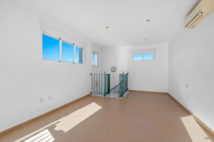 Image No.31-4 Bed Villa for sale