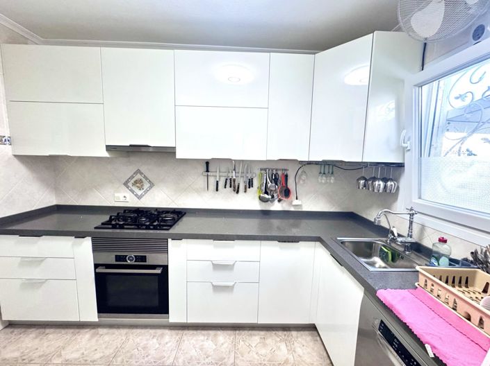 Image No.9-5 Bed Townhouse for sale