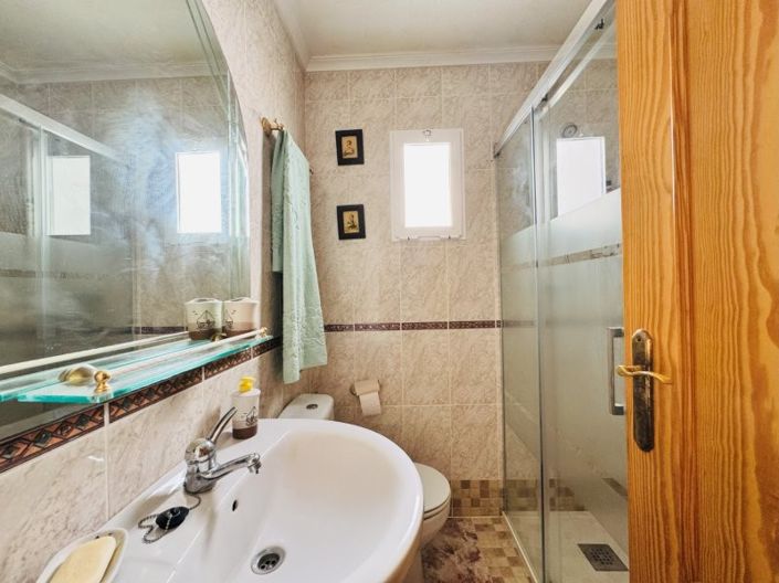 Image No.16-2 Bed Apartment for sale