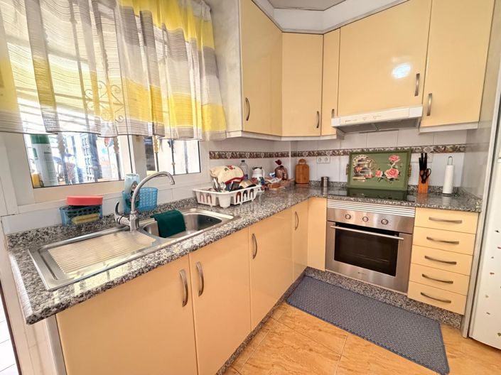 Image No.14-3 Bed Townhouse for sale