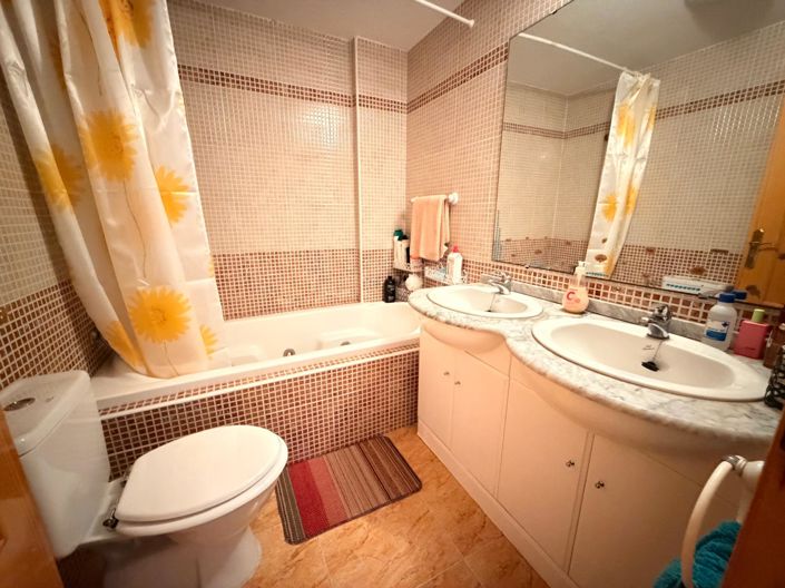 Image No.24-3 Bed Townhouse for sale