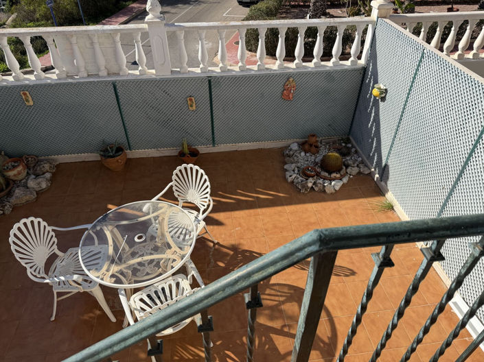 Image No.20-2 Bed Townhouse for sale