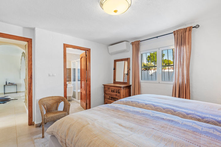 Image No.15-3 Bed Villa for sale