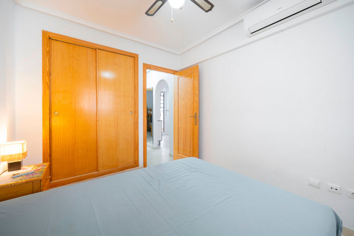 Image No.20-2 Bed Townhouse for sale