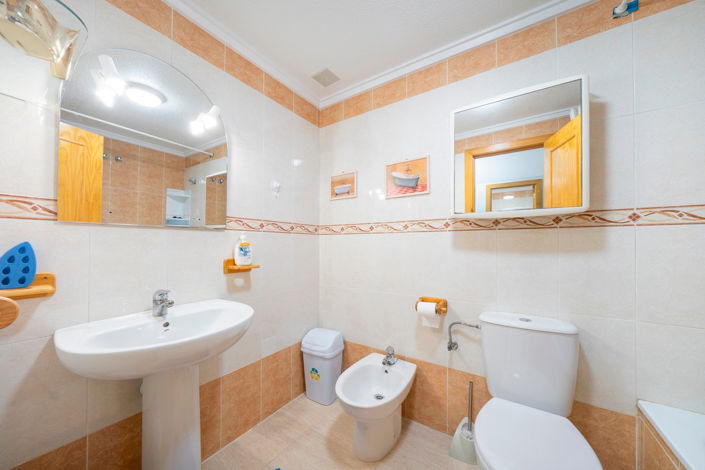 Image No.25-2 Bed Townhouse for sale