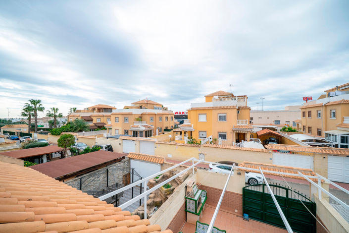 Image No.32-2 Bed Townhouse for sale