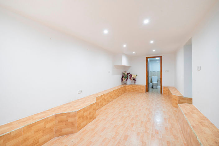 Image No.38-2 Bed Townhouse for sale