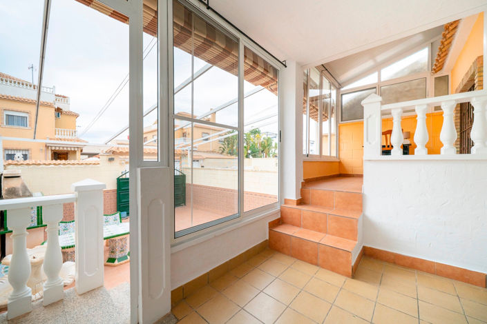 Image No.4-2 Bed Townhouse for sale