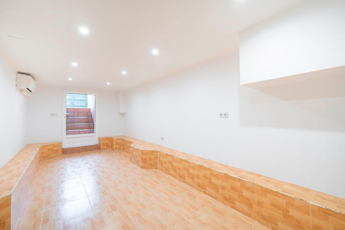 Image No.41-2 Bed Townhouse for sale