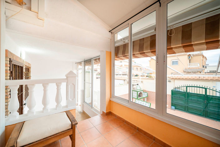 Image No.7-2 Bed Townhouse for sale