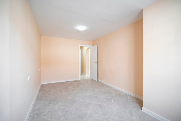 Image No.10-2 Bed Townhouse for sale