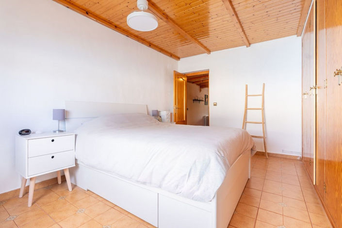 Image No.22-3 Bed Country House for sale