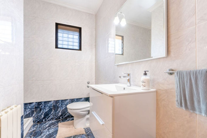 Image No.31-3 Bed Country House for sale