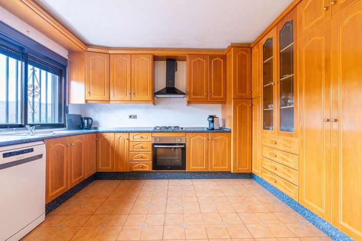 Image No.32-3 Bed Country House for sale