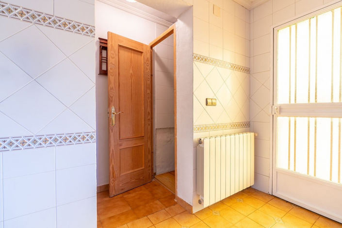 Image No.37-3 Bed Country House for sale