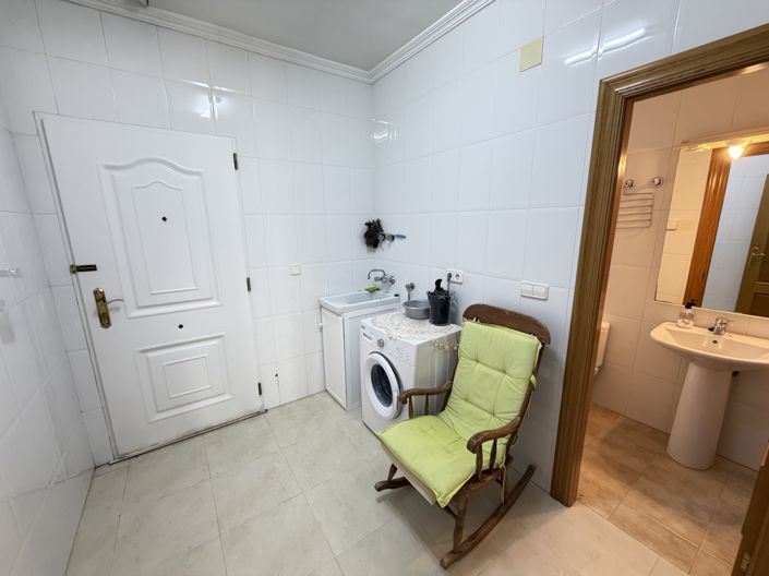 Image No.16-2 Bed Townhouse for sale