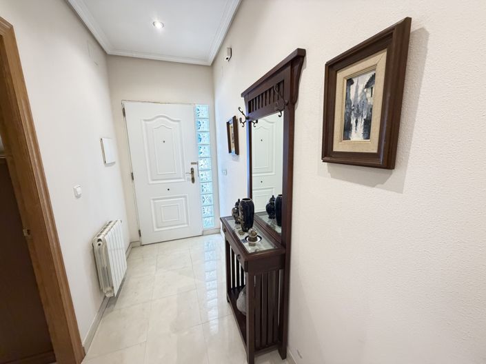 Image No.9-2 Bed Townhouse for sale