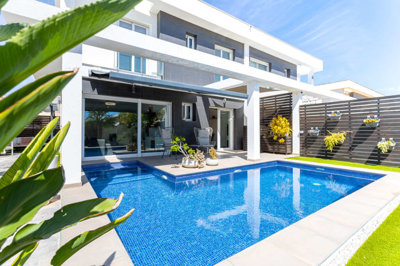 villa-santa-pola-107974057-13