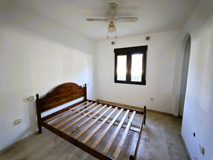 Image No.24-3 Bed Apartment for sale