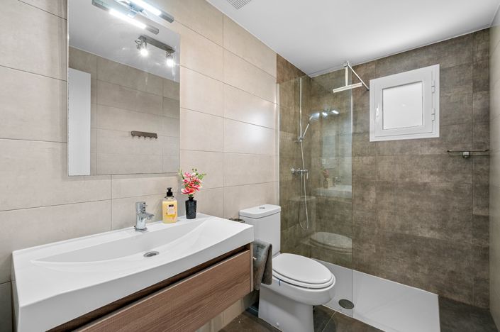 Image No.14-3 Bed Apartment for sale