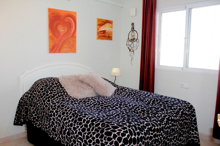 Image No.14-3 Bed Townhouse for sale