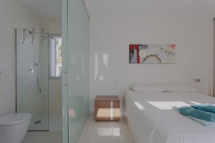 Image No.18-3 Bed Villa for sale