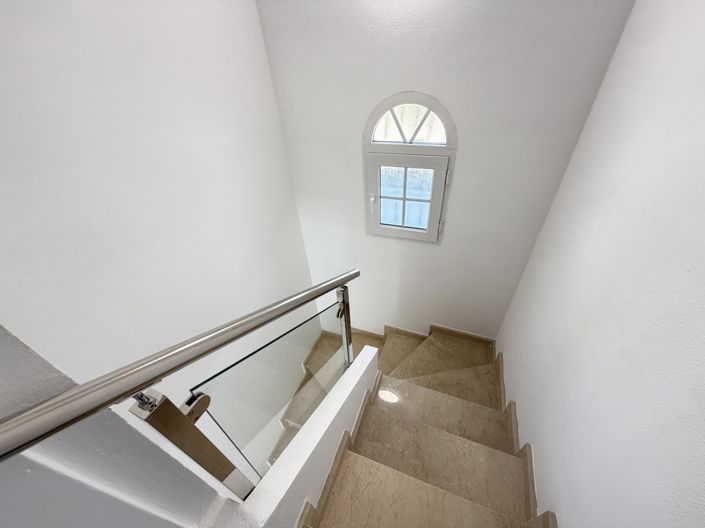 Image No.15-3 Bed Villa for sale