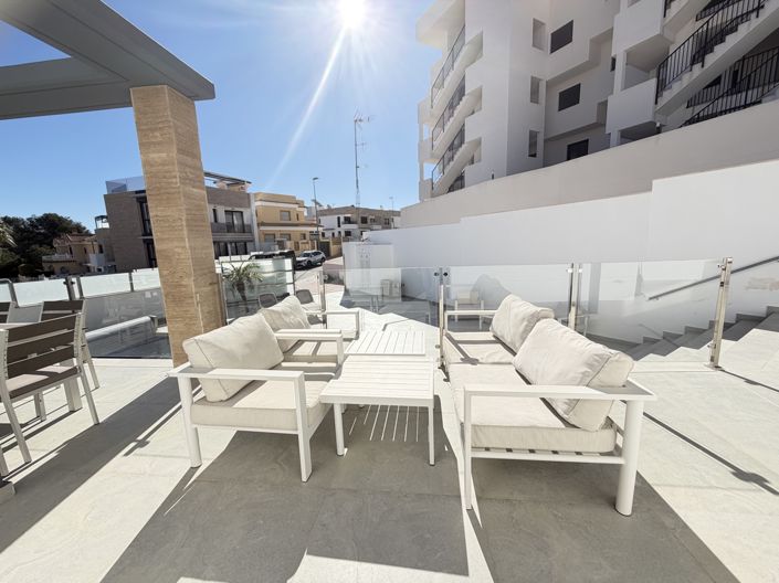 Image No.4-4 Bed Villa for sale