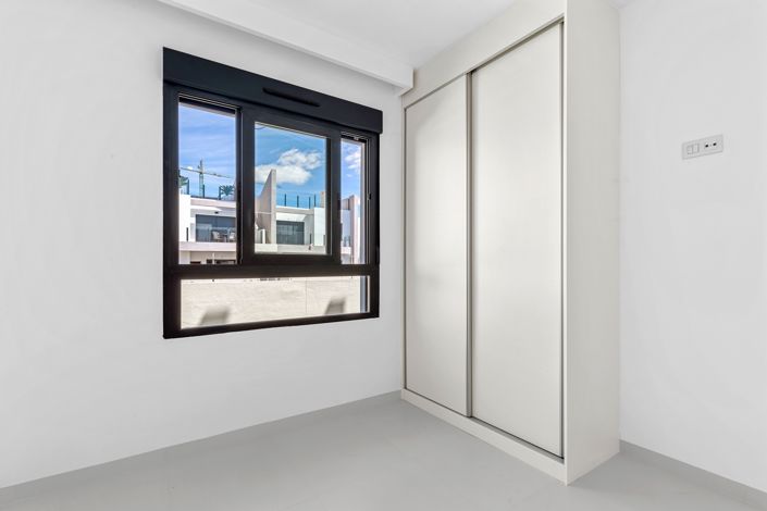 Image No.13-2 Bed Apartment for sale