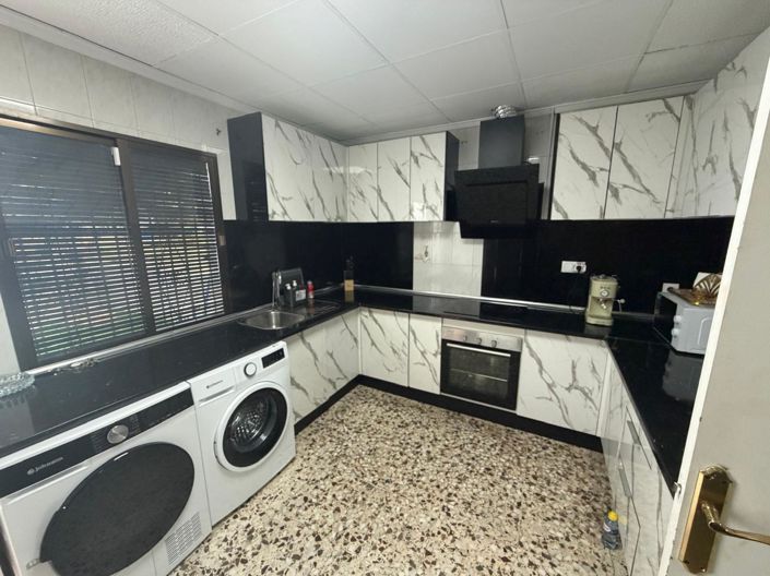 Image No.7-3 Bed Country House for sale