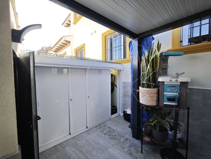 Image No.17-2 Bed Townhouse for sale