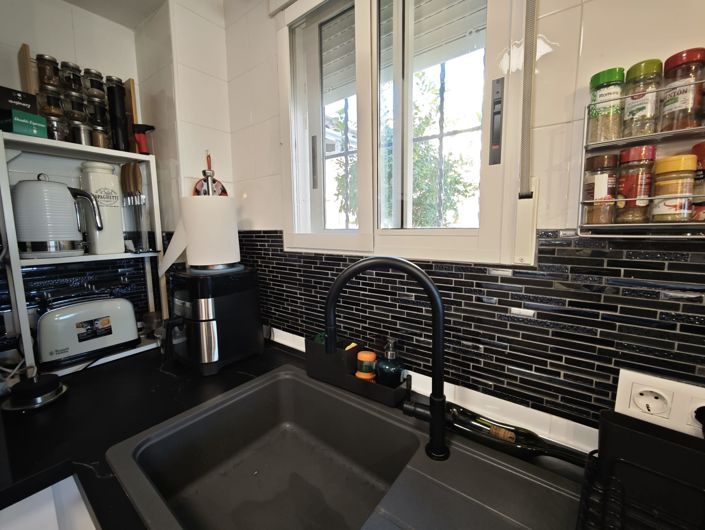 Image No.20-2 Bed Townhouse for sale