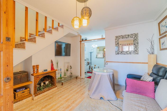 Image No.8-2 Bed Townhouse for sale