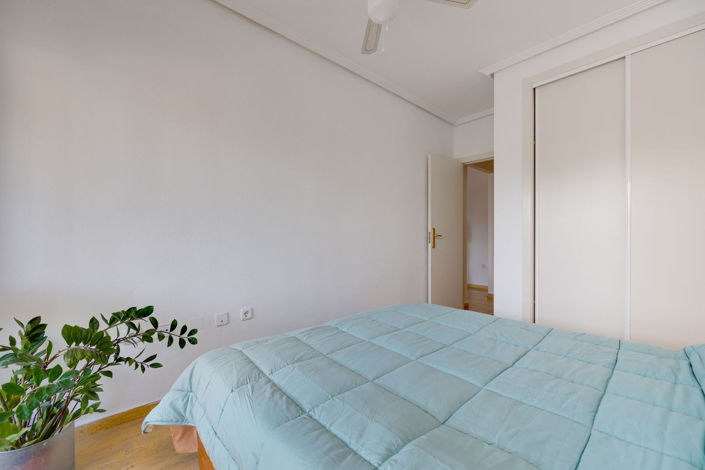 Image No.25-2 Bed Apartment for sale