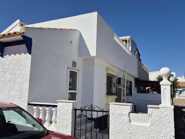 Image No.17-3 Bed Townhouse for sale