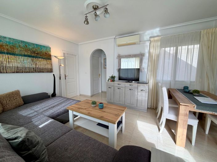 Image No.8-2 Bed Townhouse for sale