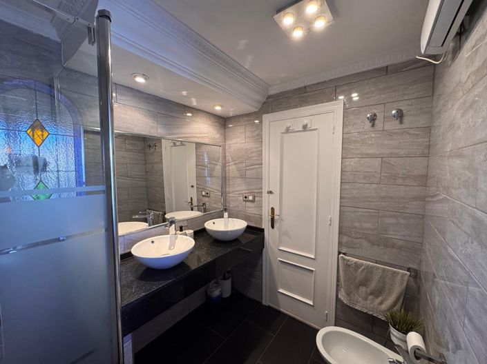 Image No.18-3 Bed Villa for sale