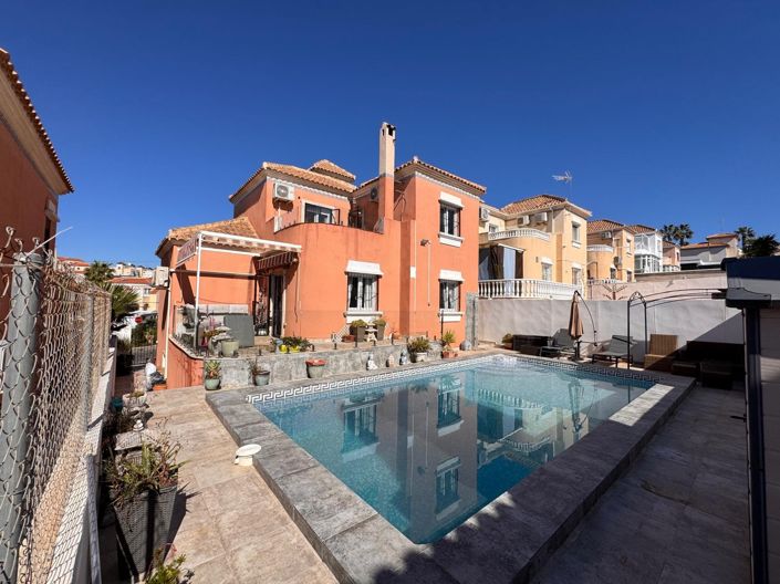 Image No.30-3 Bed Villa for sale