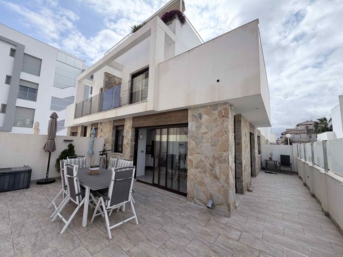 Image No.2-3 Bed Townhouse for sale