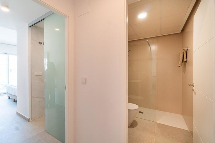 Image No.21-3 Bed Apartment for sale