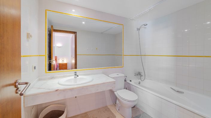 Image No.18-2 Bed Apartment for sale