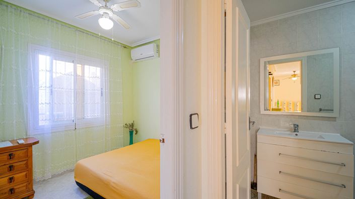 Image No.28-2 Bed Apartment for sale