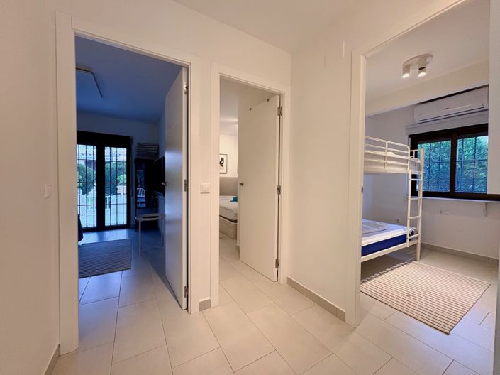 Image No.7-4 Bed Townhouse for sale