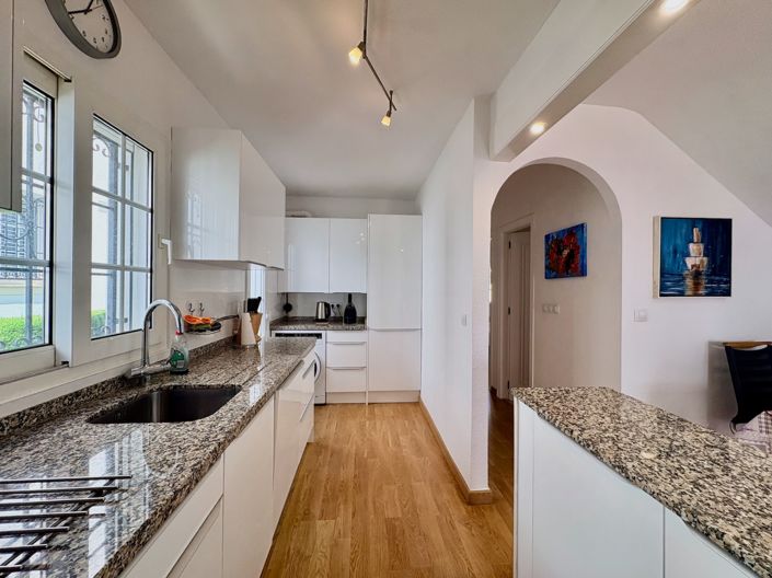 Image No.10-3 Bed Villa for sale